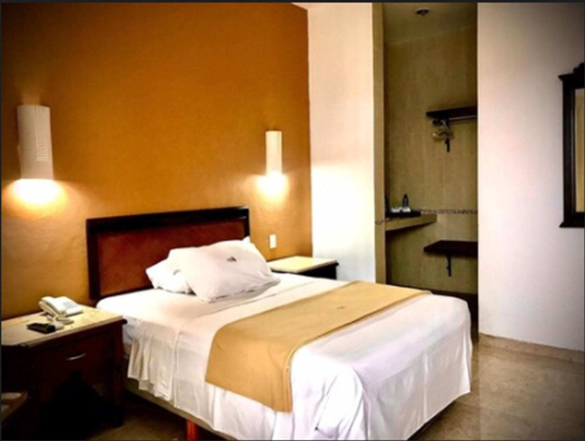 Hotel Maria Jose Mérida Esterno foto